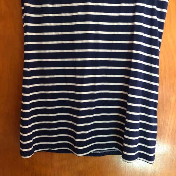 GUESS | Keyhole Sleeves Soft and Stretchy Tee - Picture 2 of 8